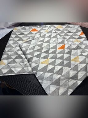 West Elm Modern Triangles Pillow Covers 20x26 Standard Queen Set Of 2